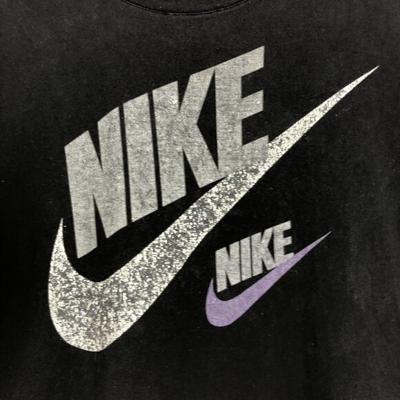 The Nike Tee Black Nike swoosh graphic T-Shirt Medium - Picture 6 of 15